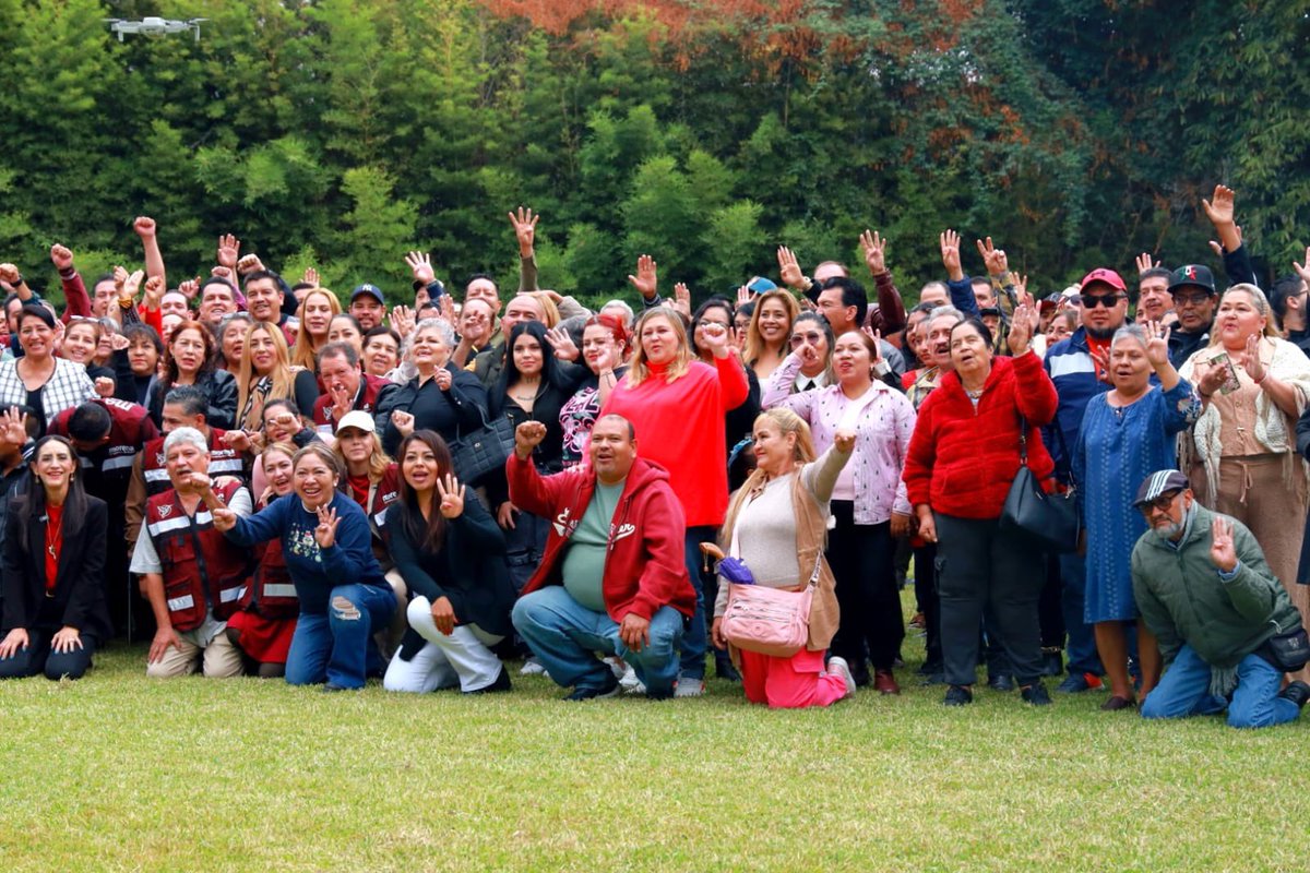 👏 ¡Compromiso y Transformación!

Nos reunimos con las presidentas, presidentes, secretarias y secretarios seccionales de <a href="/4TMorenaJalisco/">MORENA Jalisco</a> en Tlaquepaque. 

Reconocemos su gran trabajo y compromiso con la transformación de nuestro municipio.

¡Gracias por su dedicación,