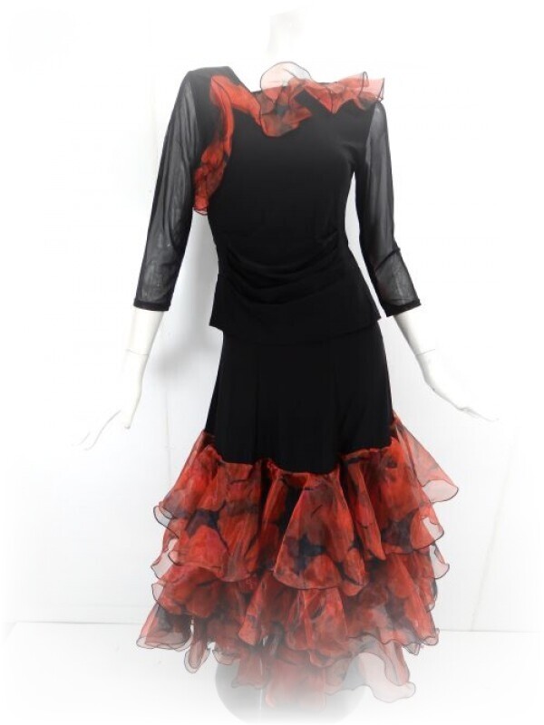 社交ダンス 上下セットアップ ♪黒と赤い花柄 フリル付き♪新品未使用品 社交ダンス 上下セットアップ ♪黒と赤い花柄 フリル付き♪新品未使用