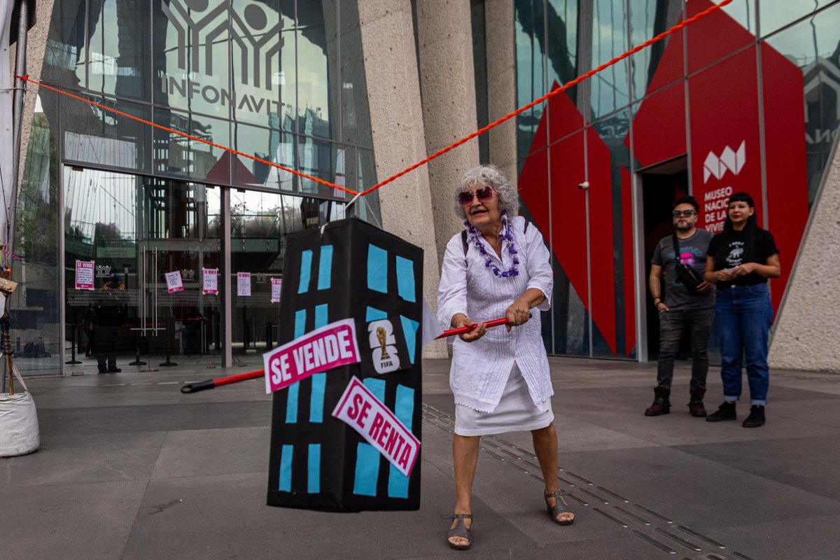 Miembros de la Red Nacional por la Vivienda (RENVI) realizaron un acto de protesta a las afueras del Museo Nacional de la Vivienda del <a href="/Infonavit/">Infonavit</a>, durante esta protesta realizaron dos actos simbólicos, uno de ellos consistió en el canto de villancicos para solicitar “posada para