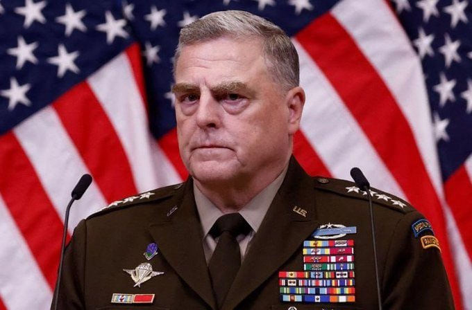 🚨BREAKING: Pete Hegseth has stripped General Mark Milley’s security clearance and wants to demote him for his treasonous actions.

Do you support holding Milley accountable?

YES or NO?

If Yes, Give me a THUMBS-UP👍!