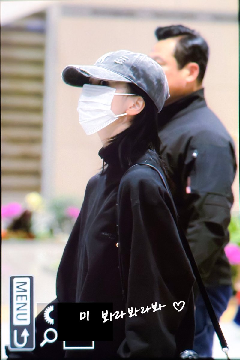 Look At Mi tweet media