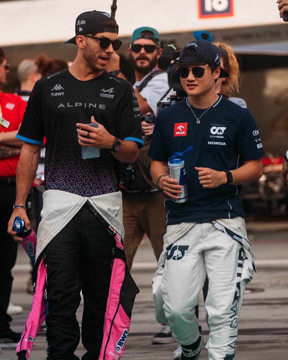 yukierrewins's tweet photo. five seasons of formula one and still each other’s favourite teammate https://t.co/MElRleL58I