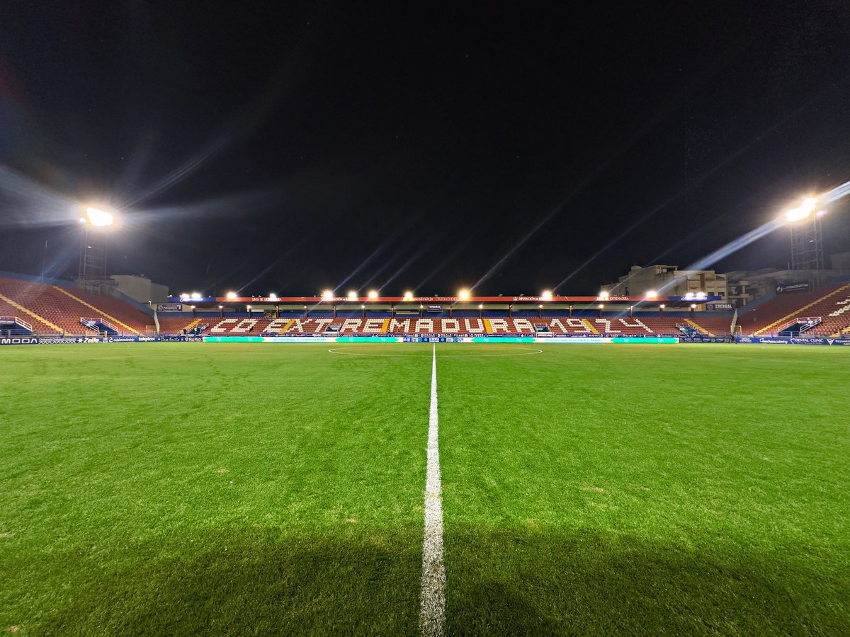 ⏩ Segunda Federación - Grupo 4

Todo preparado en el Estadio Francisco de la Hera para vivir una noche mágica 

El CD Extremadura busca la victoria ante el Linares Deportivo y nosotros te lo contaremos minuto a minuto aquí, en El Rincón Modesto 🔵🔴✨