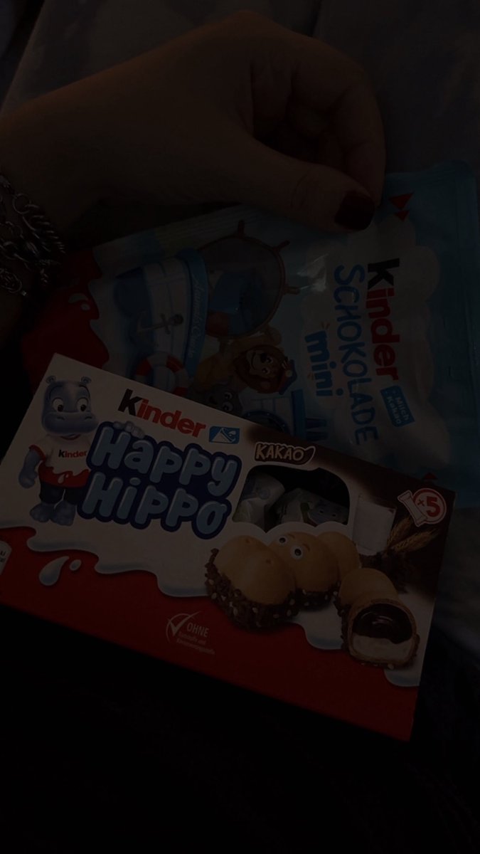 regee35's tweet photo. Sen seversin diye alınan herşey <<<< 🫠🫶🏻 #kindergarten3 #chocolate #lovelive #kinderliedje #Today #sundayvibes https://t.co/6pQaiOYC45
