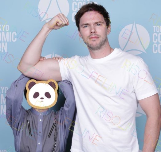 THE ARM... I NEED TO BITE HIS ARM.