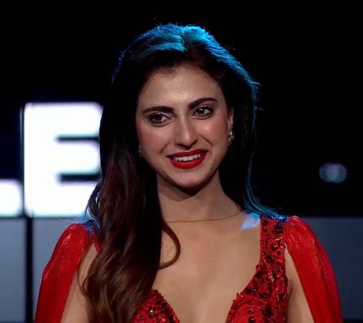 She didn’t lift trophy but she lifted whole season on her shoulder.

#FarrhanaBhatt • #BiggBoss19Finale