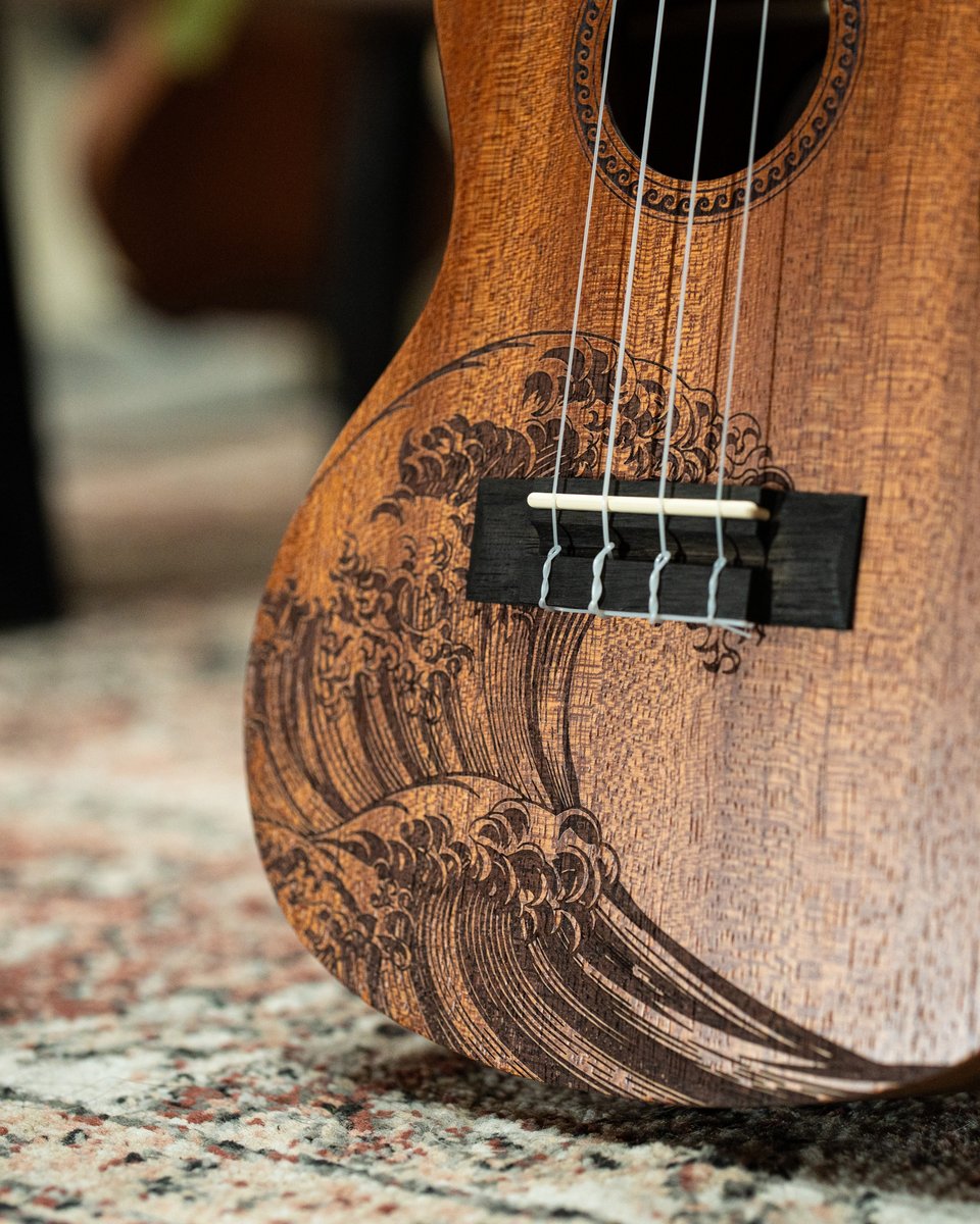LongMcQuade's tweet photo. Today's #DreamBook Feature: meet the Wave Etch Denver Concert Ukulele π
A stunning sapele uke with laser-etched waves, stylish and ready to serenade.πΆ
Tap the link to pick up this beauty today π https://t.co/eLrLCQtO2H
#LongandMcQuade #LM2025 #DreamBook #LMDreamBook https://t.co/MwK36j0smJ