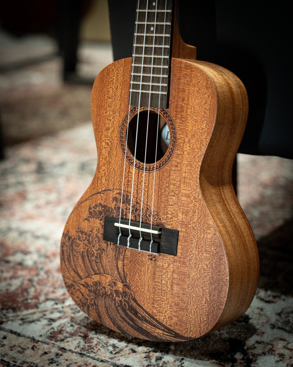 LongMcQuade's tweet photo. Today's #DreamBook Feature: meet the Wave Etch Denver Concert Ukulele π
A stunning sapele uke with laser-etched waves, stylish and ready to serenade.πΆ
Tap the link to pick up this beauty today π https://t.co/eLrLCQtO2H
#LongandMcQuade #LM2025 #DreamBook #LMDreamBook https://t.co/MwK36j0smJ