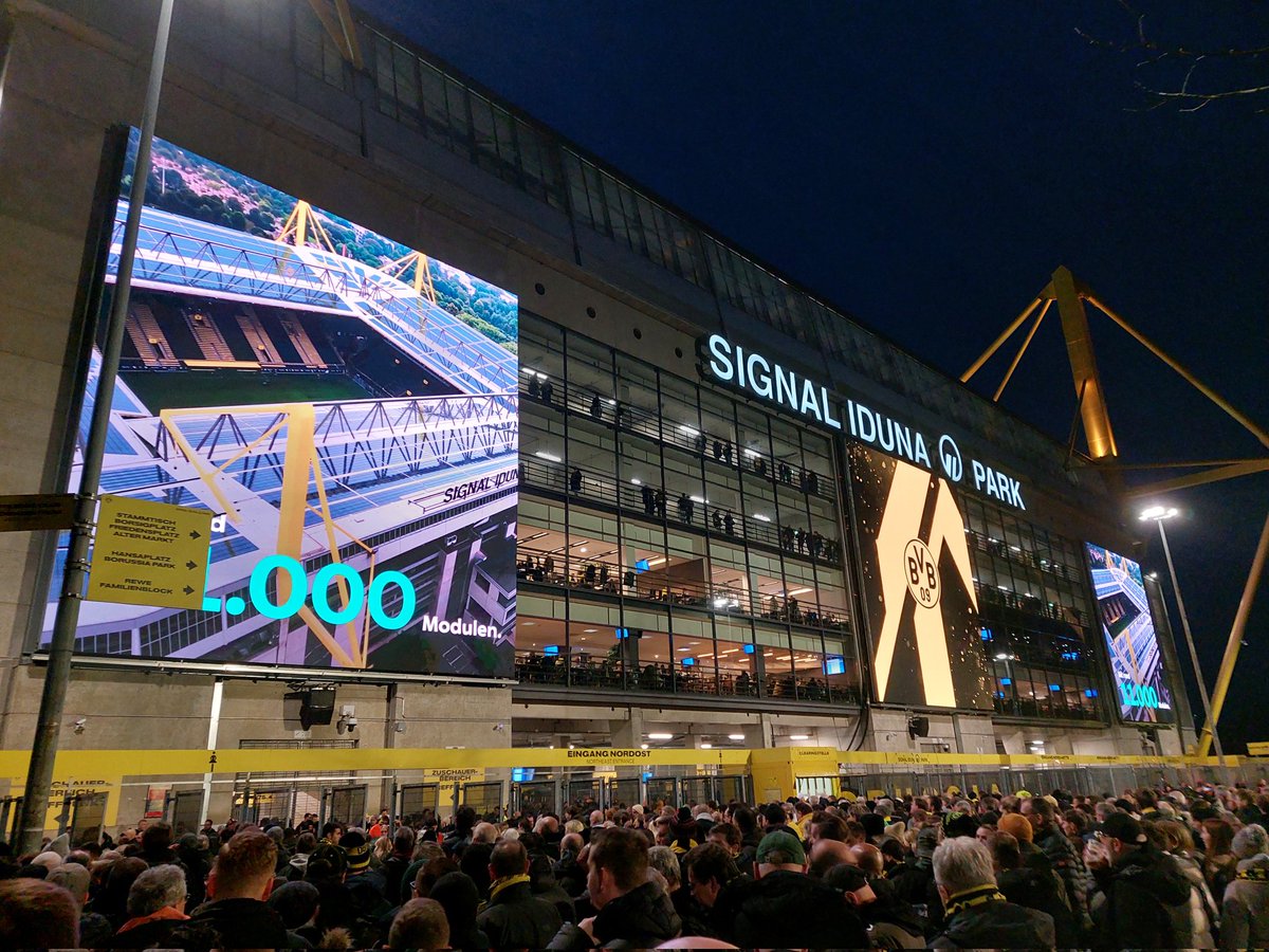 maas_torsten's tweet photo. Dortmund - Hoffenheim : 2 - 0 

#bvb #TSG #bvbtsg #fussball #Bundesliga #westfalenstadion #dortmund https://t.co/j8XxcWvEBV