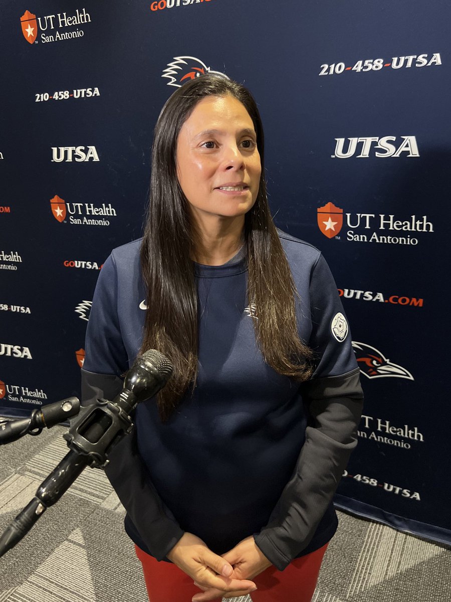 theJJPerez's tweet image. Athletic Director Lisa Campos says that UTSA is aiming for a rev share goal of $4-$5 million for @UTSAFTBL in 2026. That is a significant increase from 2025.