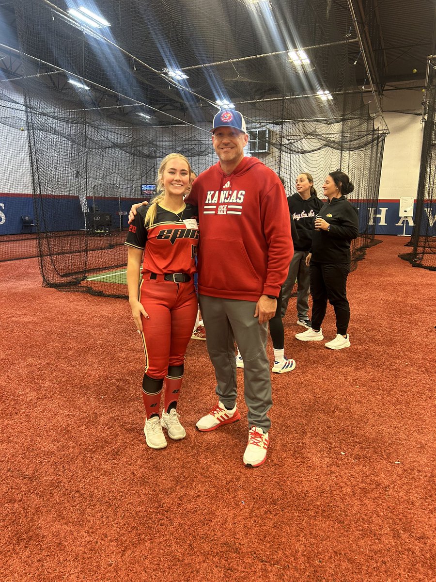 BaileyUhlenhake's tweet image. Time flys with @KUSoftball!! Big thanks to all the coaches and players who helped me get better today!! 
#des #RockChalk
@CoachMcFalls @LauraHeberling @JackNLucysDad @Epic__SB @EpicNational16u