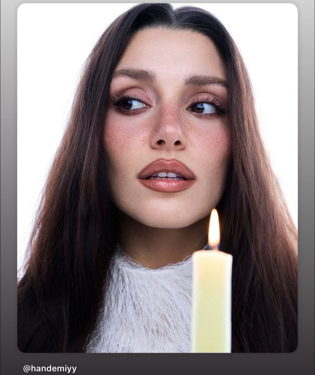 🤍🤍 Iyi Geceler! Cuoricini Sogni d'oro!   👑 Hande !!!!!  🙏🏻⭐🌙🇹🇷🧿
🤍 #HandeErçel #HandeErcel 🕯🕯