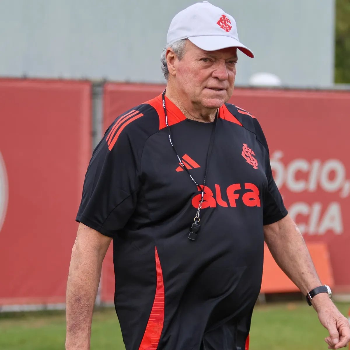 Noitedecopa's tweet photo. Lenda histórica do Sport Club Internacional. https://t.co/ONzGaEBw6n