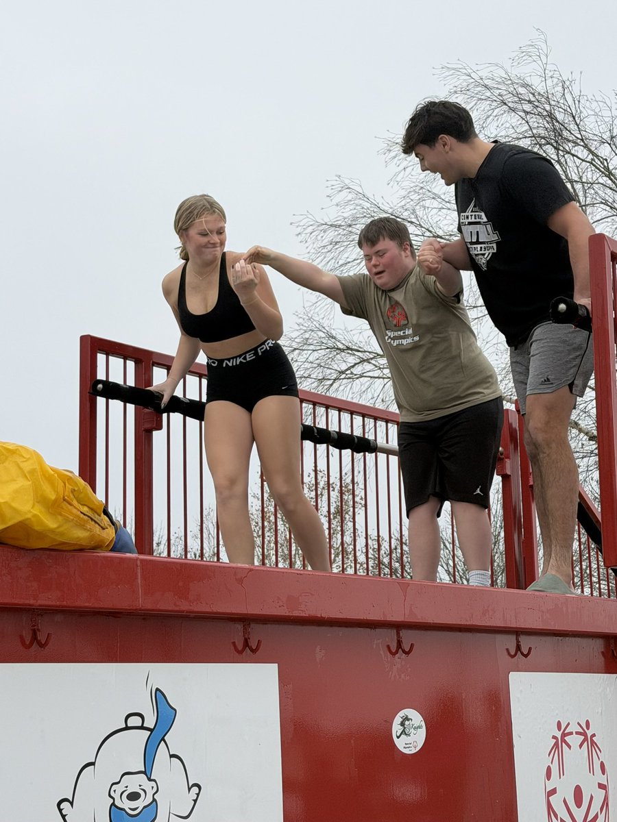 jsl1021's tweet photo. Thanks to everyone who helped make our Polar Plunge a success. Our Jaguar teams combined raised over $25,000 for our Special Olympics Iowa and Unified Jags Team! @Jaguars_AD @achs_jaguar @ACHSJagSB @ACHSJagsSoccer @GirlsAchs @ACJagbaseball https://t.co/YrNDE0DME9