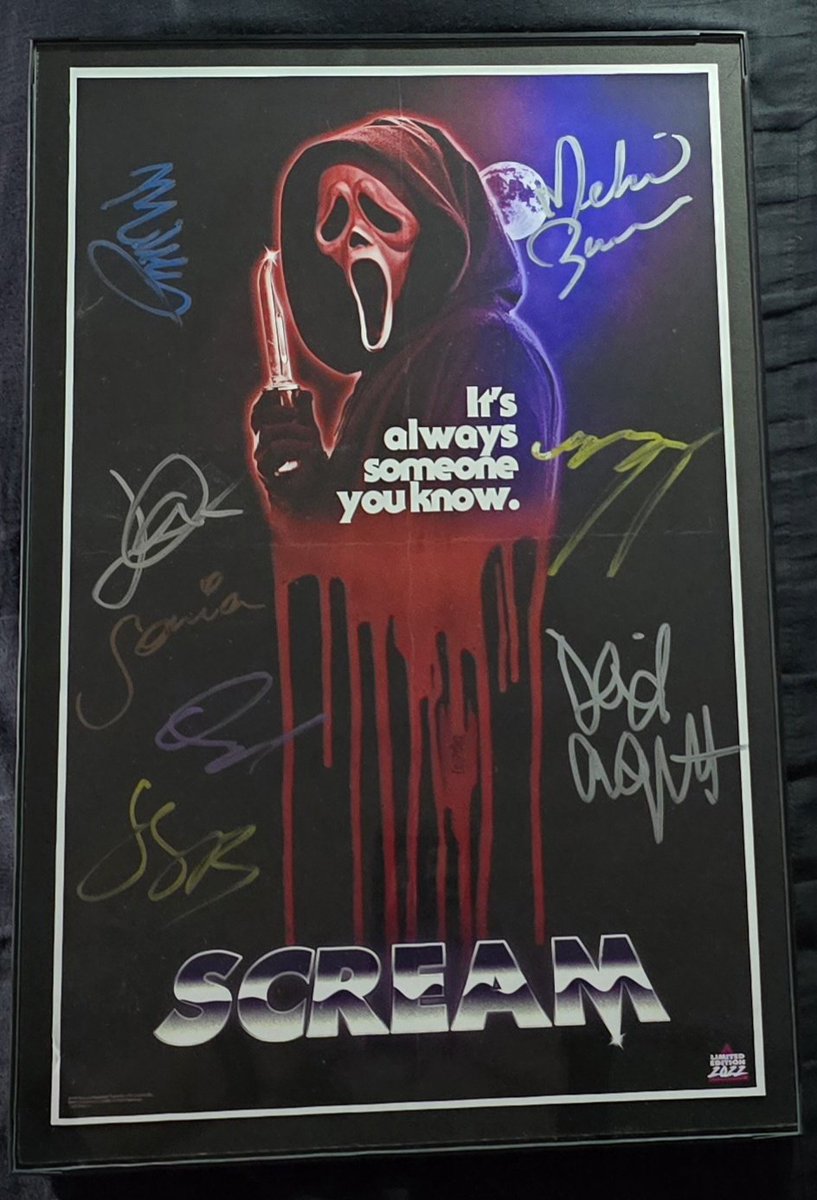 SinnerQueen7's tweet photo. My #ScreamV signed poster is finally framed & ready for my wall! I love this so much! Thank you again @creepyduckart for the chance to win this. I'll take great care of it 😊🫶🏻 https://t.co/sxOkONgHDF