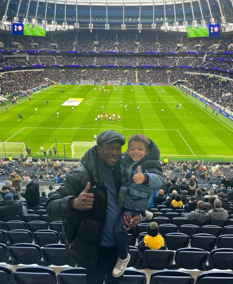 This Tottenham fan took his son to his first ever game yesterday, what a brilliant photo that is.

There aren’t many things better than taking your son to the footy on a Saturday afternoon.

Love it! ❤️👏