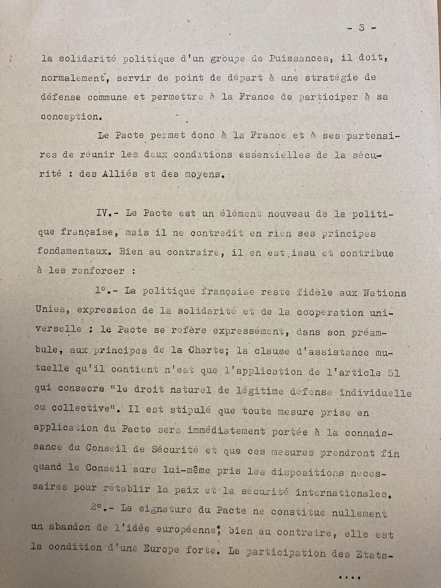 MurielDomenach's tweet image. Et de retrouver la manière dont la création de l’OTAN avait été présentée en 🇫🇷 par @francediplo. 
La suite, on la connaît :
La 🇫🇷 s’est dotée d’une dissuasion nucléaire indépendante, fondée sur l’analyse ô combien pertinente aujourd’hui, qu’elle ne pouvait s’en remettre à autre…