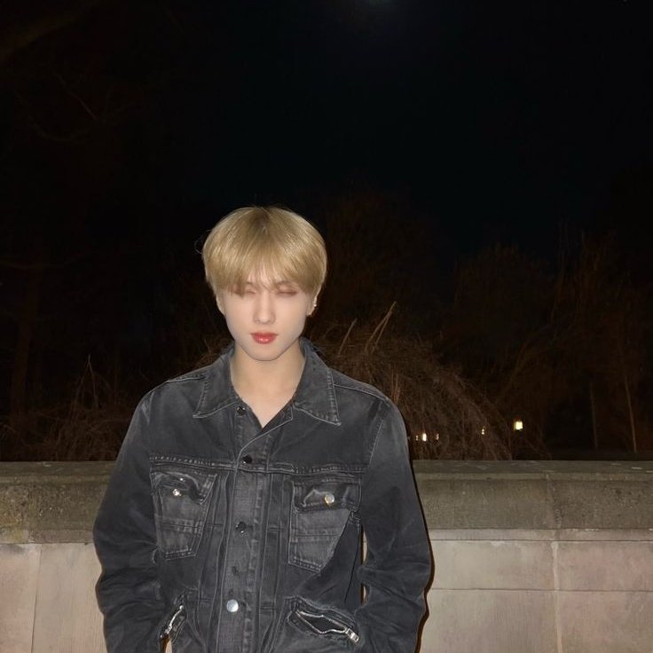 haenjjji's tweet image. más que esto ⋆˚𖥔 ݁ ˖ #chenji au

chenle planeaba nunca decirlo.
no quería arruinar su amistad, pero en una noche de juegos con amigos sólo bastó un poco de alcohol para que sus acciones comunicaran lo que sentía realmente por su mejor amigo.