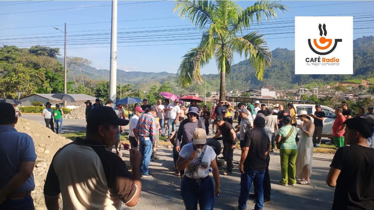 CafeRadioEc's tweet image. 🔴🇪🇨📻 Paro en #ZamoraChinchipe
En una asamblea del sector minero realizada este 7 de diciembre de 2025 en #Yantzaza, resolvieron insistir en ser escuchados por el Gobierno Nacional para la regularización.

Hasta obtener respuesta decidieron cerrar la Troncal Amazónica.