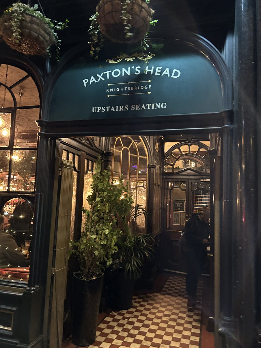 NDW87's tweet photo. @PintsOnTheTube Good little find this. Food was decent too. Unfortunately The Grenadier at Hyde Park Corner was too rammed for us to get in and didn't fancy standing outside on a rainy December night https://t.co/vRjLyExv4Q