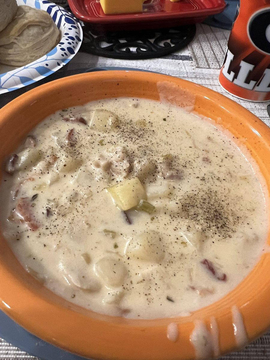 DavisJd1962's tweet image. #ClamChowder and #Biscuts 
A good day for it !
