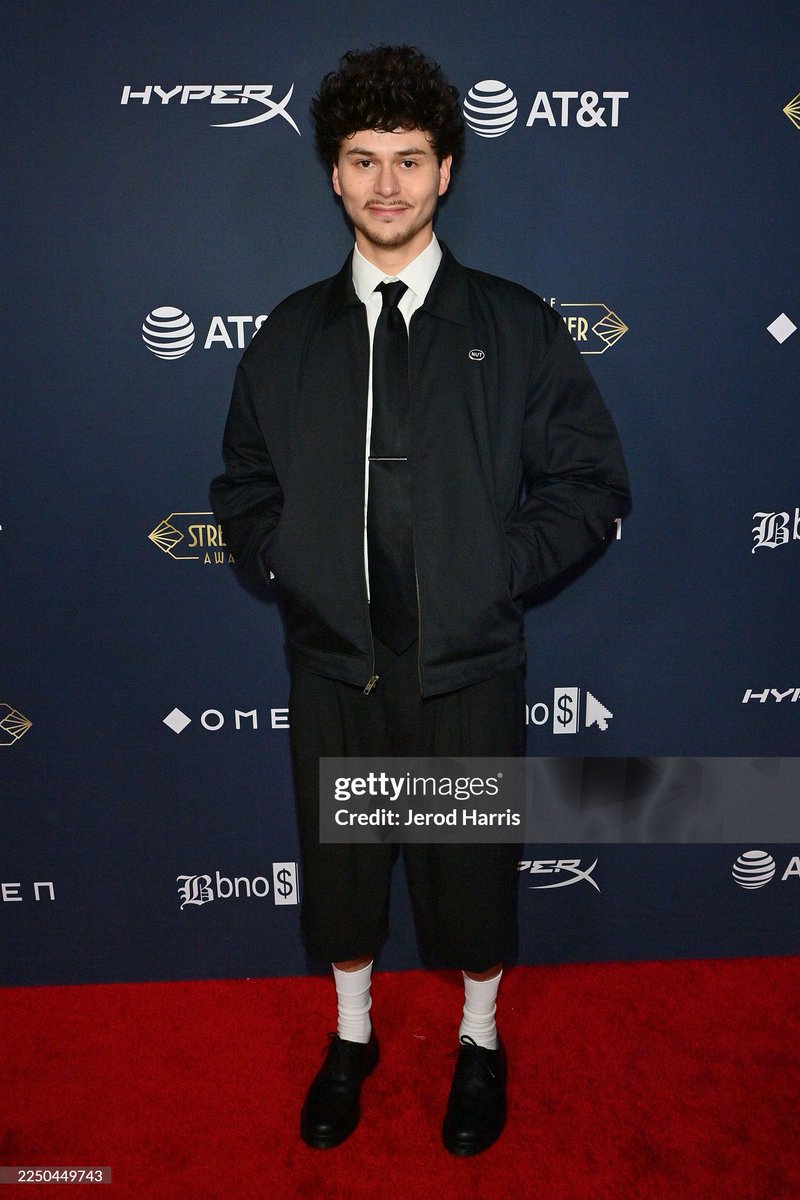 Nut stuns on the Streamer Awards red carpet.