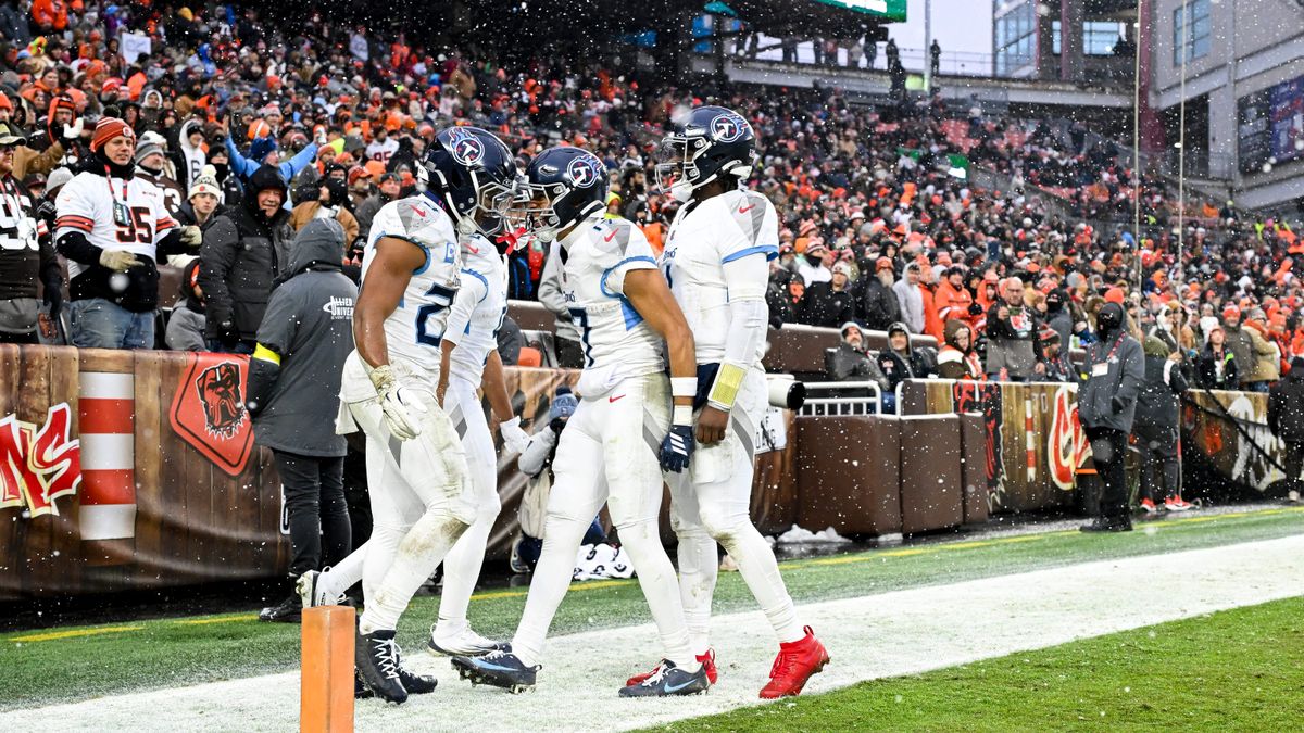 Tennessee Titans vs. Cleveland Browns: Best photos from Week 14 titanswire.usatoday.com/picture-galler…