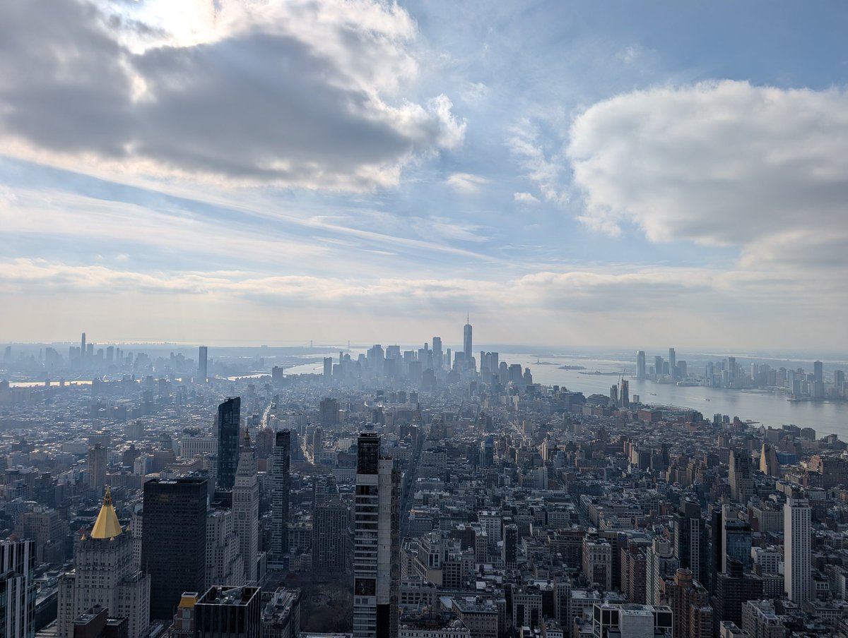 I went to the empire state building today with the family, last time I was up the top I was 9 months old apparently, don't remember it 😂😂 New York has been unbelievable, not once have I felt unsafe, city lives at 100mph, definitely worth spending a weekend visiting. 😎