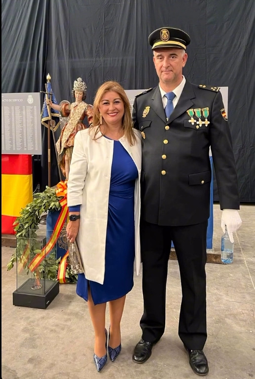 En las últimas horas han detenido a un concejal del PP (Miguel Vázquez) por blanquear dinero de prostíbulos en Málaga y al marido policía de una concejala del PP (Marta Sanz) por narcotráfico en Valladolid. El PP es la Mafia.