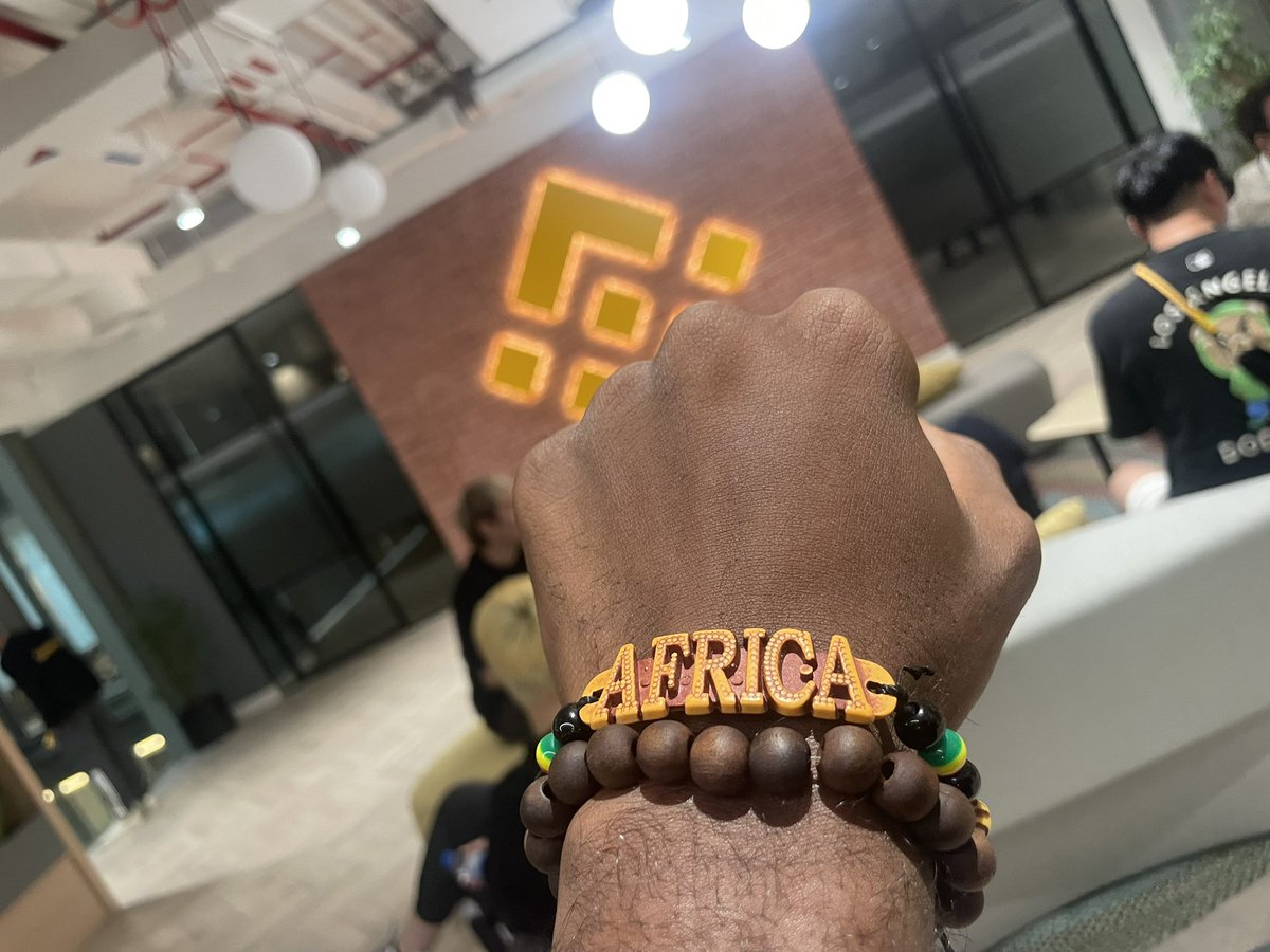 Be #Binance  

#OneUnstoppableCommunity