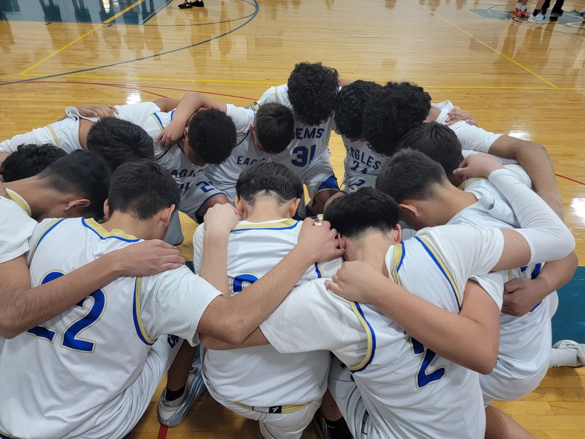 BrendaJ2006's tweet photo. @SanElizarioISD @GEMS_MIDDLE #GEMSSTRONG
Exciting basketball games from our GEMS boys. Seventh grade is undefeated! https://t.co/gj5ytniQb1