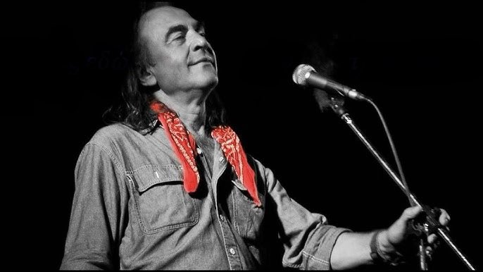 🎼Σ' αγαπάω μα δεν έχω 
μιλιά να στο πω
κι αυτός είναι ένας καημός αβάσταχτος

λιώνω στον πόνο γιατί νιώθω 
κι εγώ
ο δρόμος που τραβάμε είναι αδιάβατος
κουράγιο θα περάσει θα μου πεις

θα πάω κι ας μου βγει και σε κακό...🎶