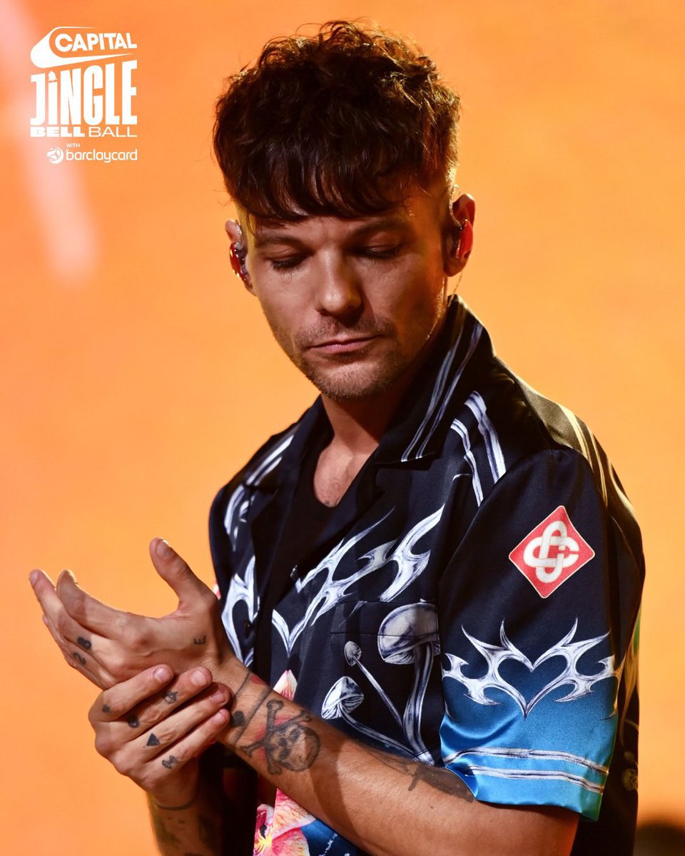 📸| Louis Tomlinson on stage at #CapitalJBB (Via Global)