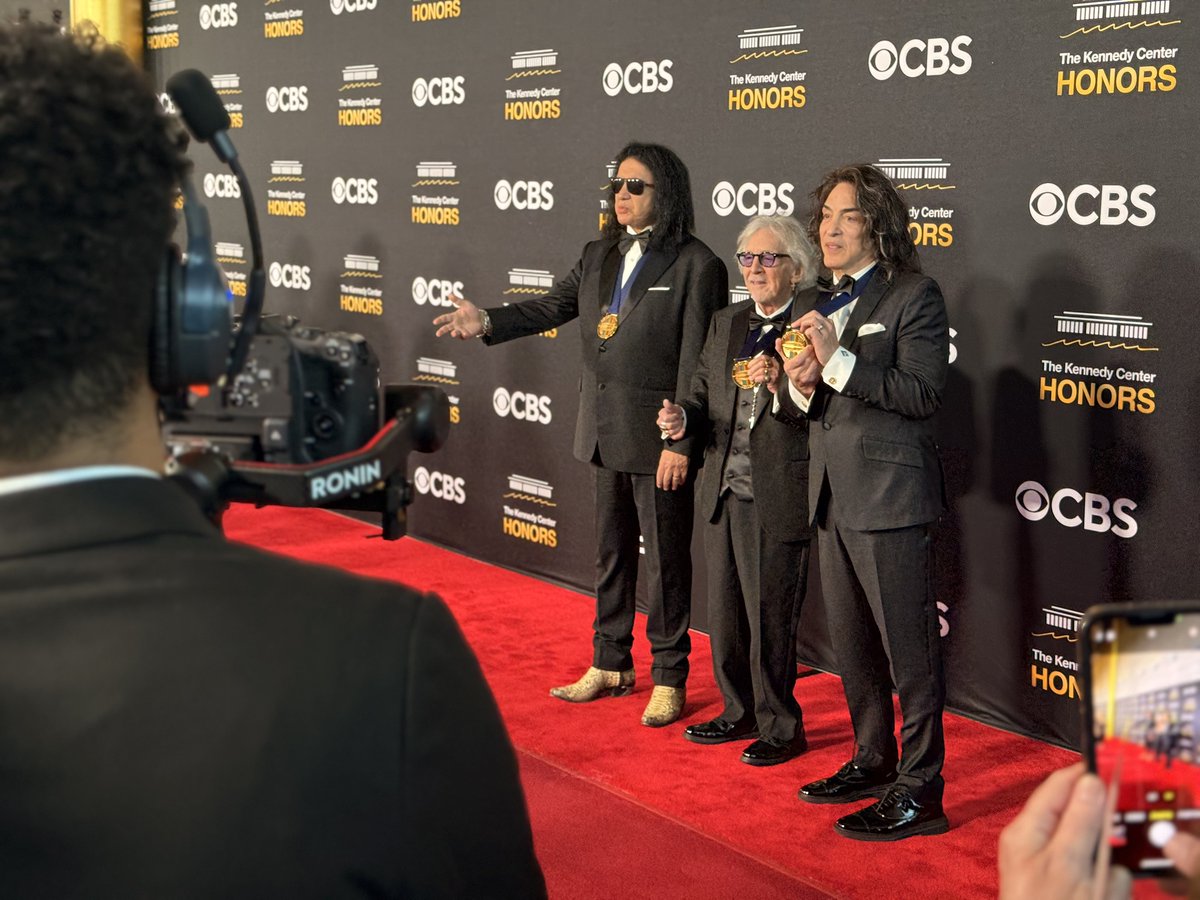 📸 💋 🎸 

Legendary rock band KISS (Gene Simmons, Paul Stanley, and Peter Criss) arrive on the Kennedy Center red carpet as we get ready to celebrate their induction into the 48th Kennedy Center Honors class.