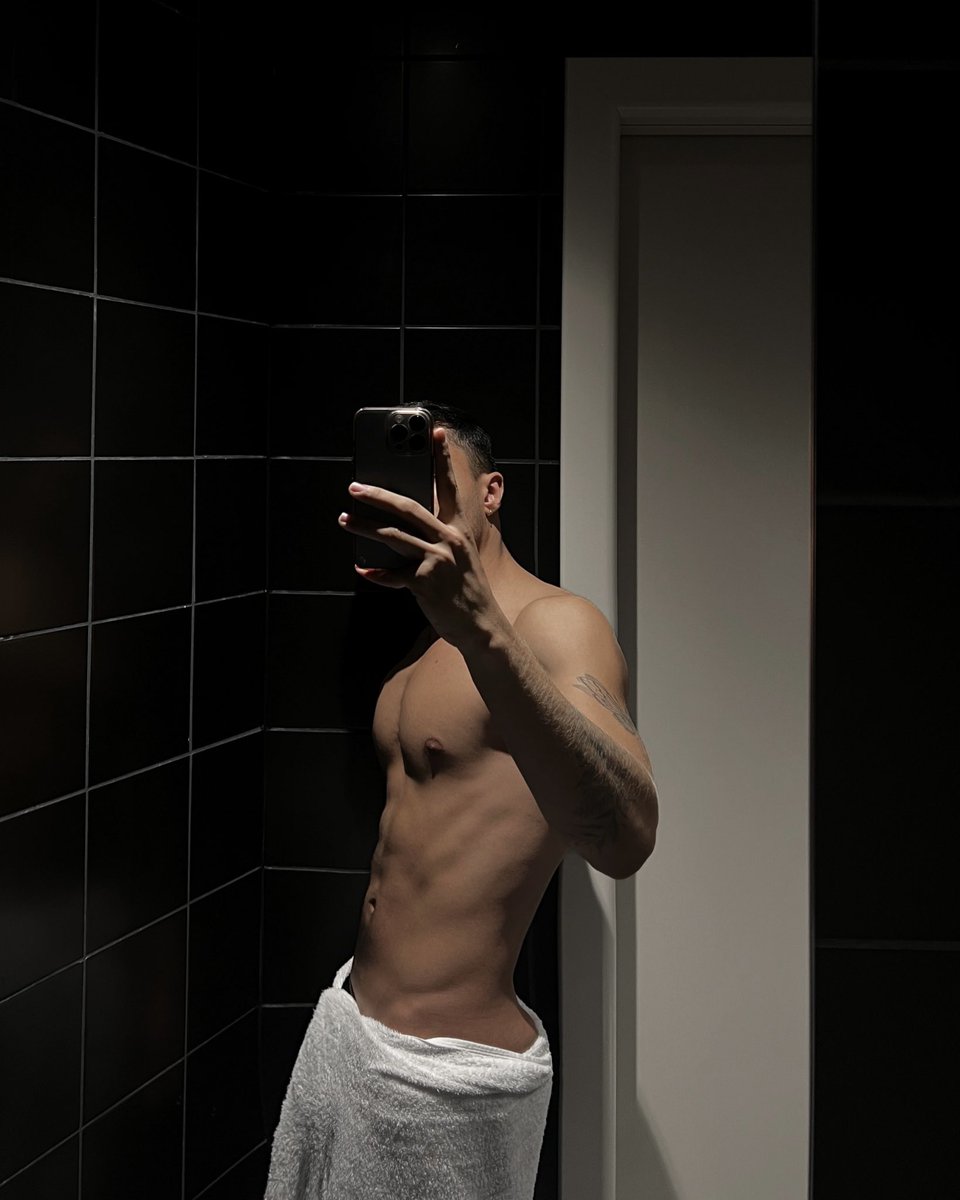 bandidiegoo's tweet photo. A shower together? https://t.co/zZUSbqxAFv