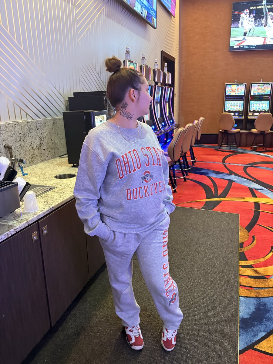 FindomGoddeessA's tweet photo. Top Tier ❤️🩶 https://t.co/PS9fQS0dSy