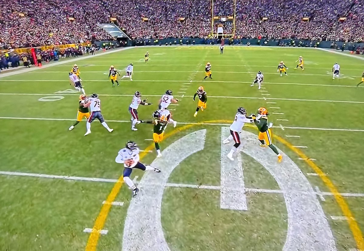 LordLambeau's tweet photo. Not a flag in sight.. https://t.co/L3r2n2ZQdB