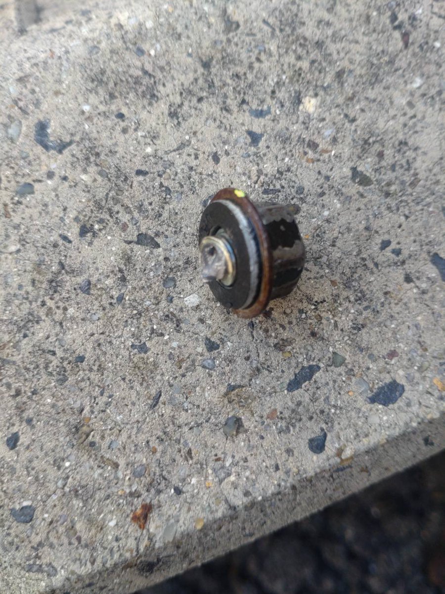 SRのお客さんから連絡来た。遠方の方なのでとりあえず近所のバイク屋で