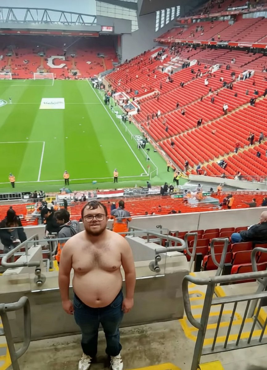 리버풀 팬들의 원정 응원 장면