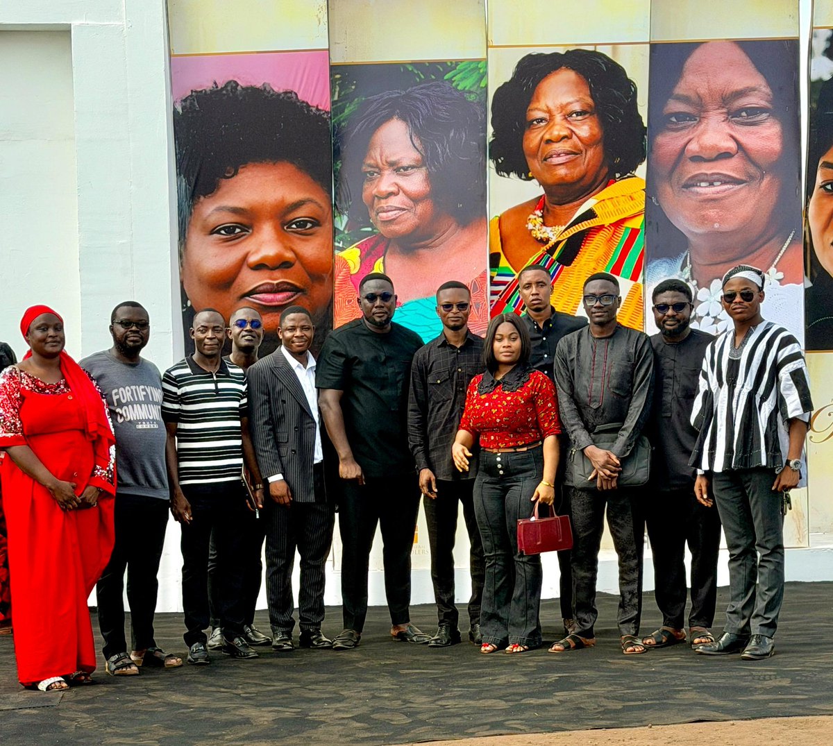 deciderBa's tweet photo. Yesterday, as Chairman-Elect of the National Association of Student Speakers Ghana, I joined other Youth Leaders of the Ghana Youth Federation in paying our last respects to the mother of the Youth Minister, Hon. George Opare Addo.
We stand with him in solidarity https://t.co/o4Av9SUJ65