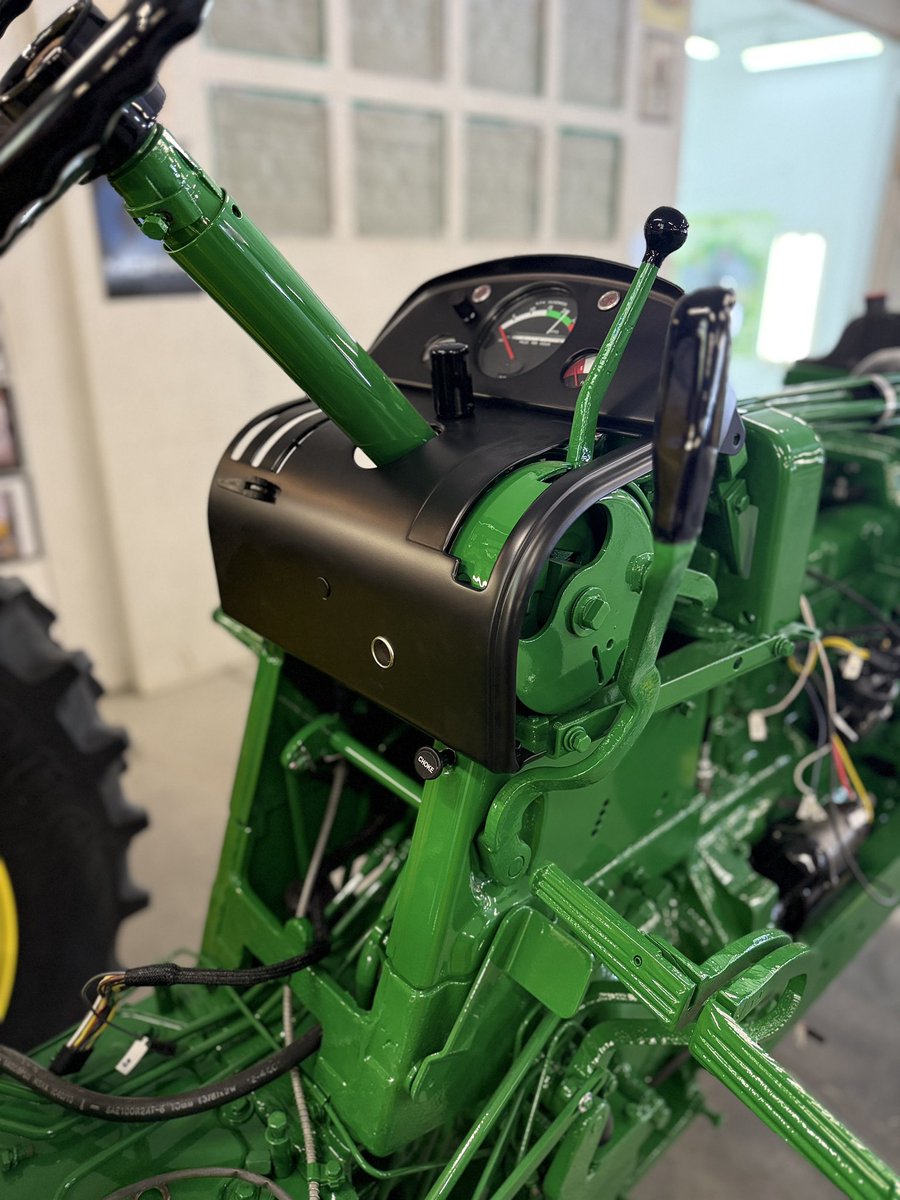 ScanlanTractor's tweet image. A little more happening on the 2510