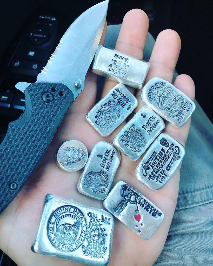 1 Oz silver bar
$58 each
Bin to claim 

#junksilver #silvercoinsy  #finesilver #rounds #proofeagle #collectible