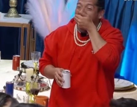 Ya andan pidiendo expulsión? Yo pensé que les encantaba ese contenido, tipo reality de Brasil..
Pero se me olvidaba que si el loquito ataca, “es contenido”, si lo atacan a él, es bulliyng sjsja  #LaGranjaVIP