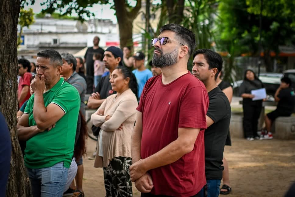 ¡¡¡153 años de Ezpeleta!!!
En la mañana del domingo participamos del acto cívico de izamiento de la bandera e inicio de los festejos junto a representantes las instituciones de esa querida localidad quilmeña. 

Seguimos, 
siempre para adelante 💜✌️