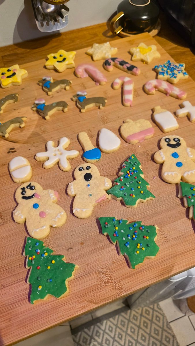 HollyRex tweet media