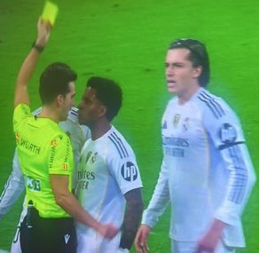 Me da pena por el árbitro

Es el fin de su carrera arbitral, todo por hacer su trabajo. No solo habrá neverazo, sino que seguro que el año que viene no seguirá en primera división

Así funciona la tiranía del Real Madrid