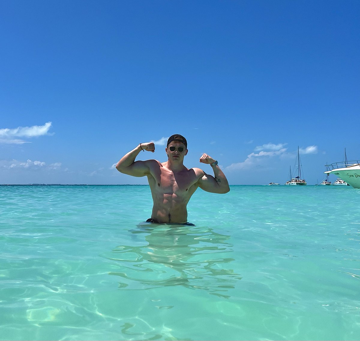 AlphaGodAlex's tweet image. 🚨COMPETITION TIME🚨

2 LUCKY subs have the chance to win

🔥The Prize will be a choice of:

A pair of socks
A years subscription to OF 
A Follow
2 weeks of intense sub training 

✅The Rules✅

X: 

Like, Comment and RT this post
MUST be following me (I’ll be checking) 🔥

OF:…