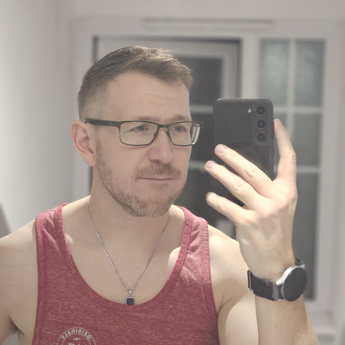 ScottAPoole's tweet photo. Are we feeling a glasses on or glasses off kinda vibe this week? https://t.co/tll4eIx7Pr