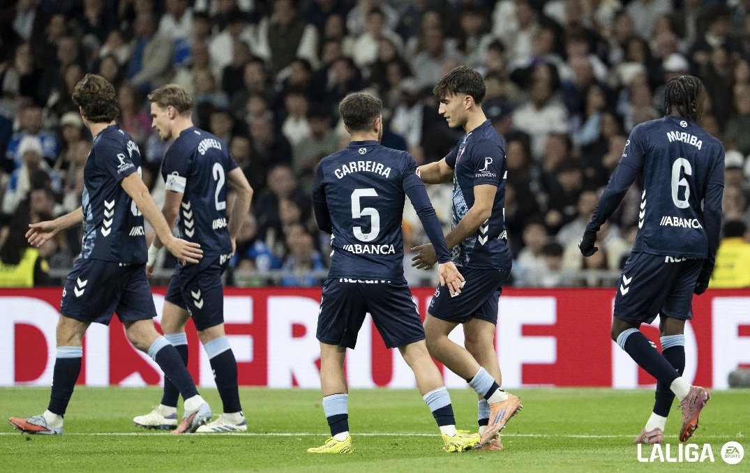 Las crónicas se centrarán en los pitos del Bernabéu

Los titulares, unidireccionales en la derrota por demérito del equipo local

Te dirán que el Madrid ha perdido

Incluso hablarán del arbitraje...

Pero la verdad es que el Real Club Celta de Vigo HA GANADO y BIEN GANADO