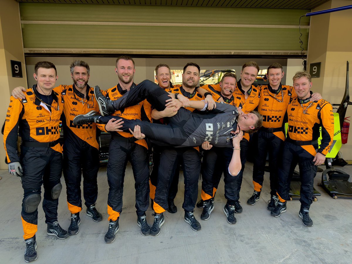 Adrian Wybrott tweet media